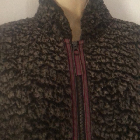 Woman’s fall cozy zip up Sherpa vest - Picture 7 of 11